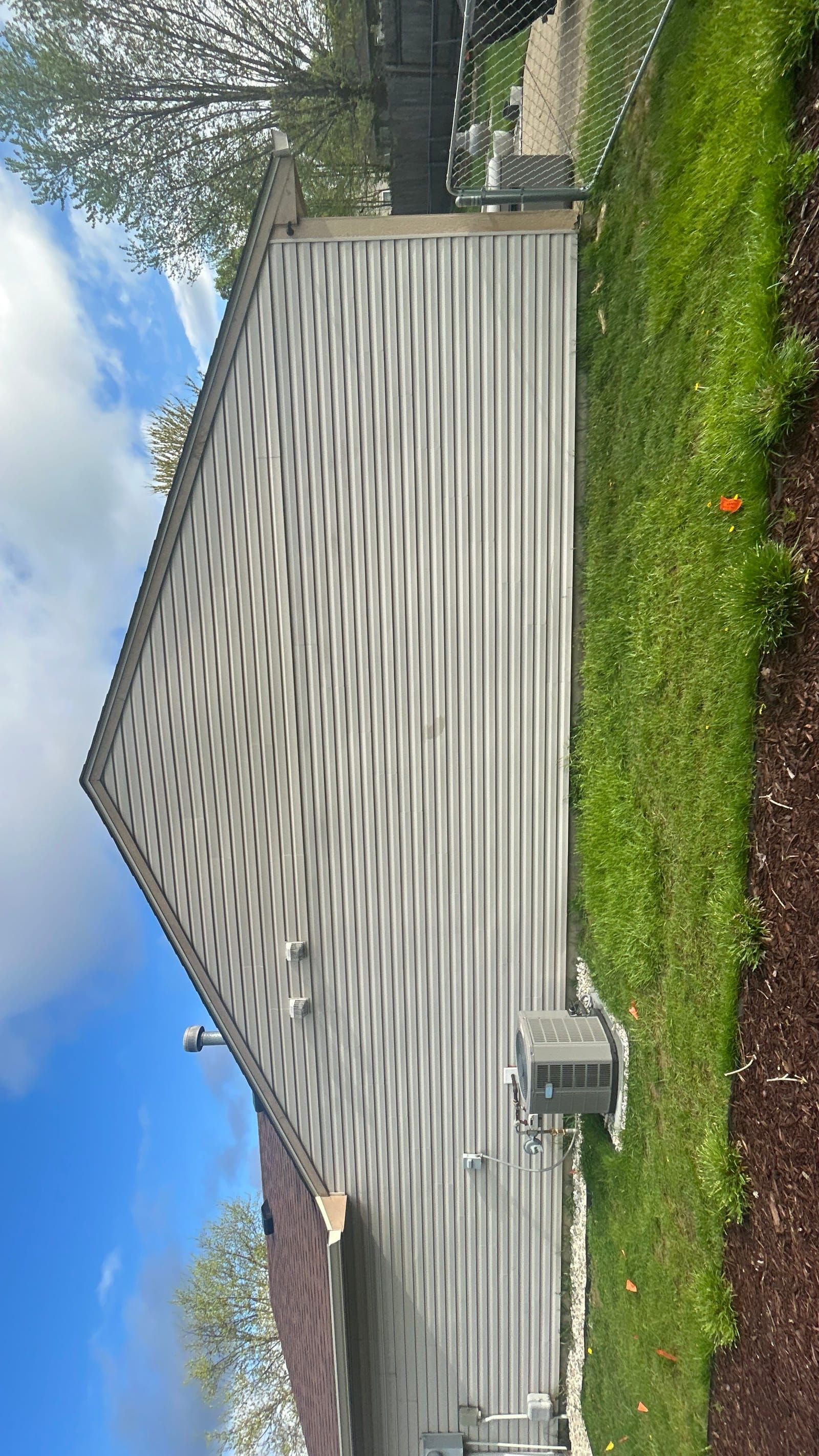 Mastic Carvedwood vinyl siding on a Franklin home